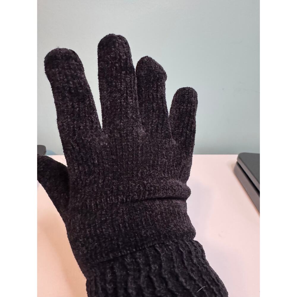Isotoner Womens Chenille Knit Gloves Black Palm Grip Winter Warm One Size NWT - Picture 3 of 5